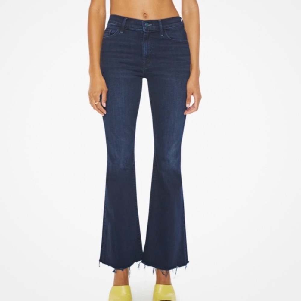 Mother The Weekender Fray Flare Jeans Chip On My Shoulder Dark Wash 29